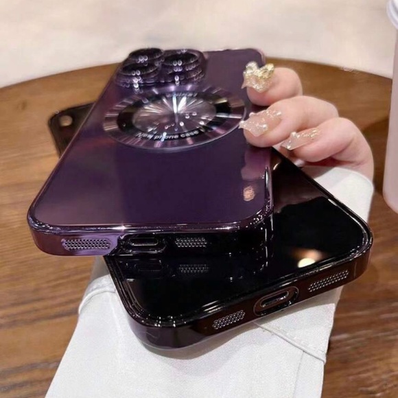 Iphone 14 Magnetic Clear Phone Case - Picture 2 of 6